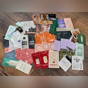 NEW Assorted Beauty Samples Bundle